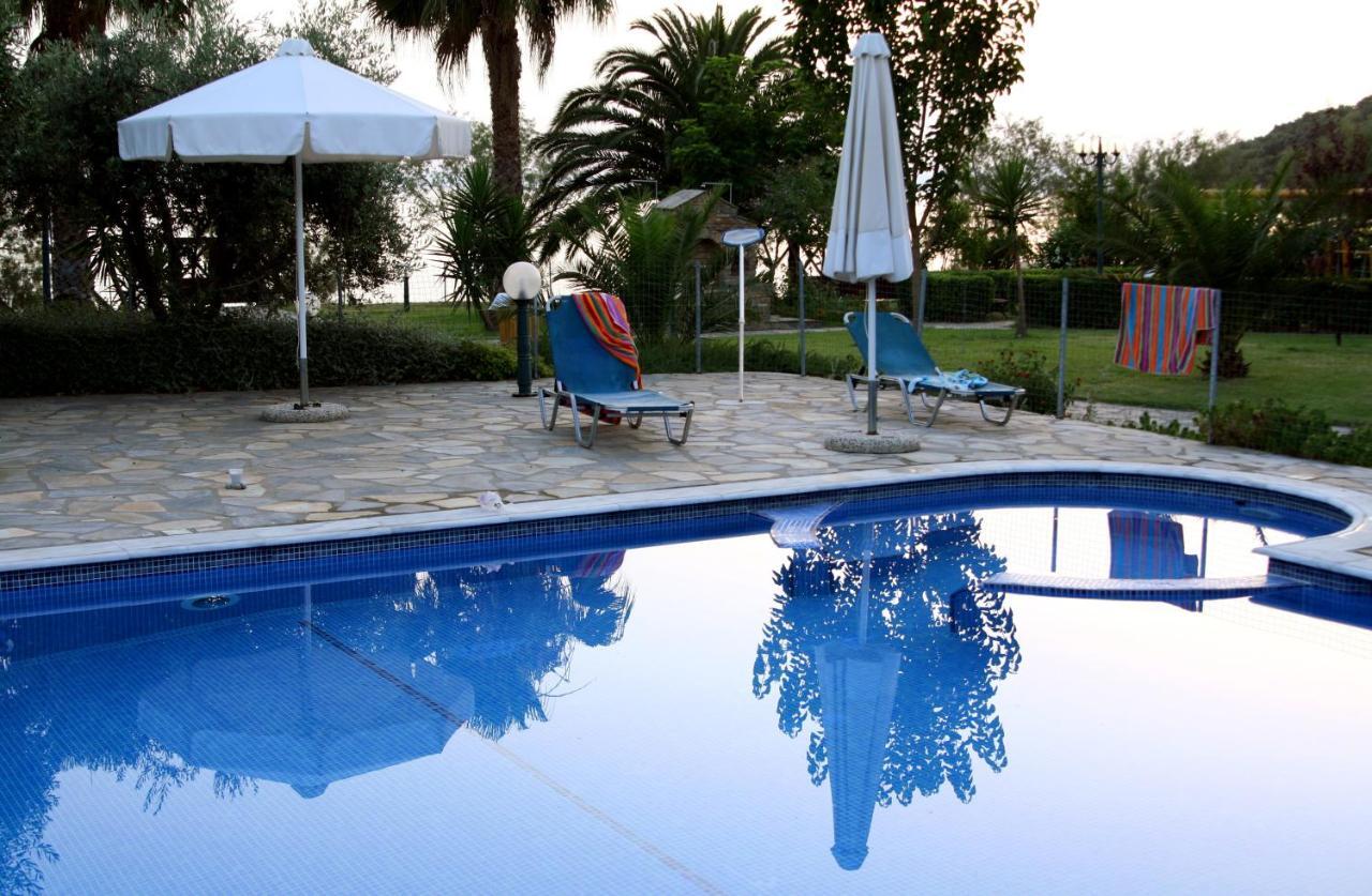 Razi Beach Lefokastro Rum bild